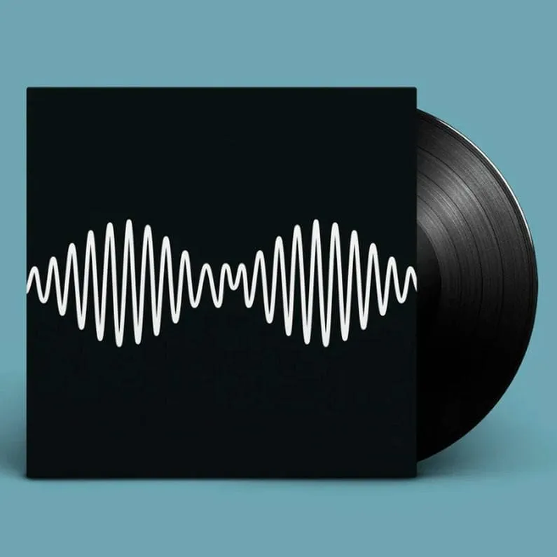 Doce canciones, un desierto de California y un poema de John Cooper Clarke: AM de Arctic Monkeys en vinilo, el disco con el que la banda cambió de piel
