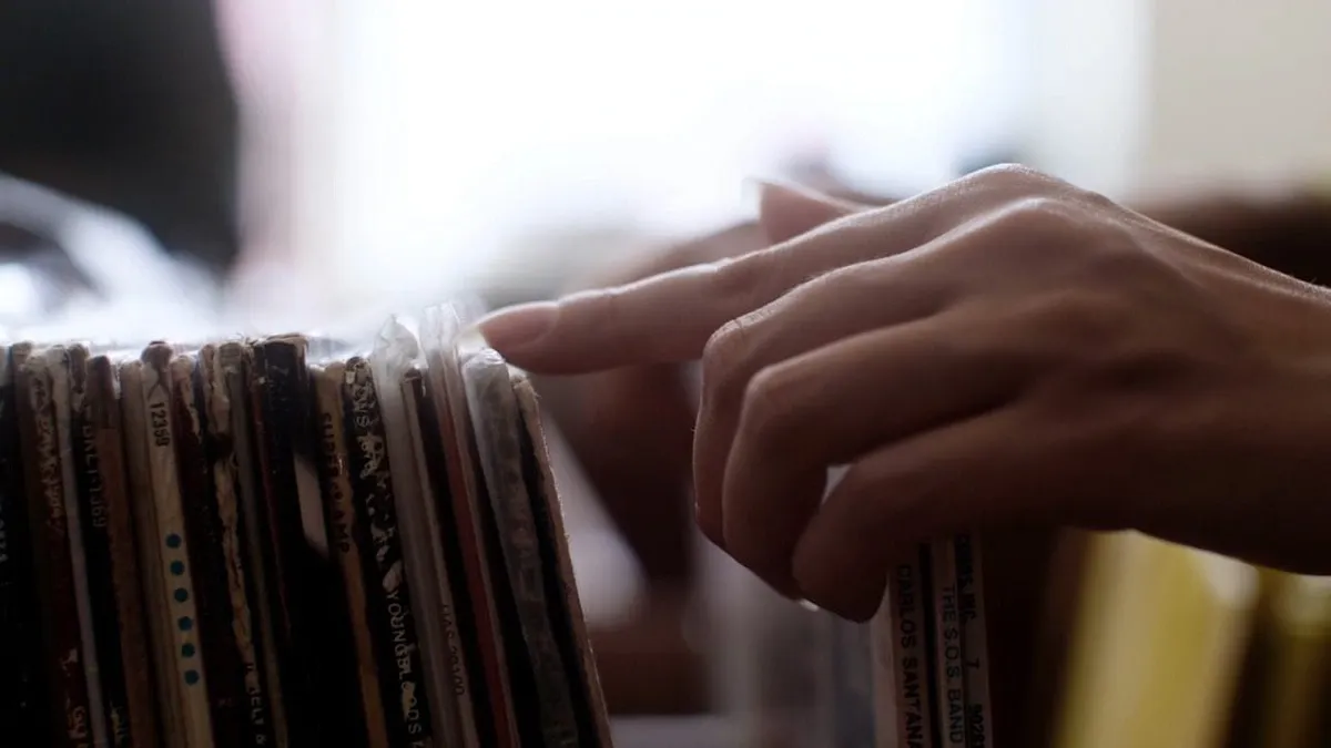 Un recopilatorio agotado, un disco pensado para el LP, un clásico de sello barato y una regrabación: cuatro vinilos para aprender a leer una edición